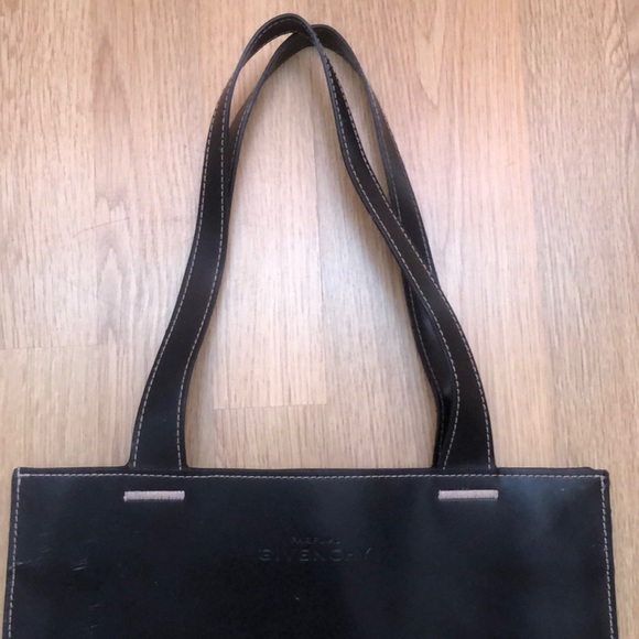 Givenchy - Picture 2 of 3